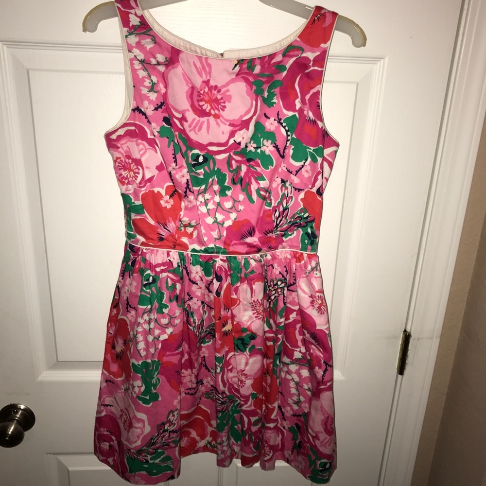 Lilly pulitzer dress in “A thing called love”